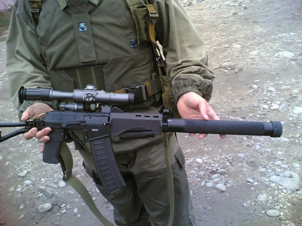 兵器：SR-3M小型突击步枪